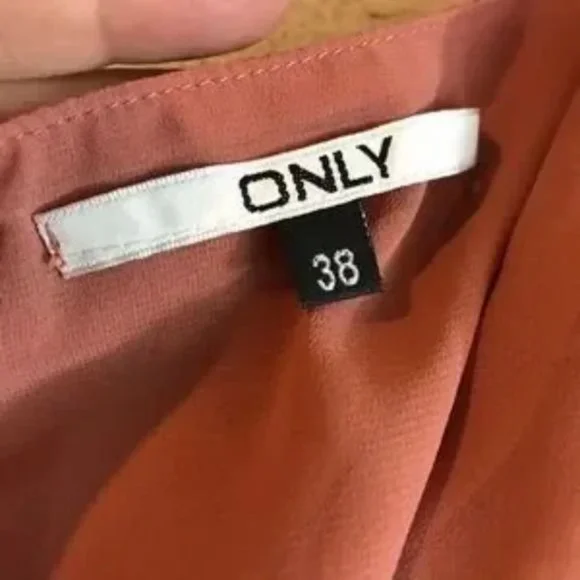 Woven Dusty Rose Cami Tank Top With Lace - Picture 3 of 3